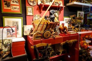 Read more about the article История детского самоката: от деревянной дрезины до светящихся колёс