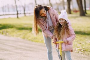 Read more about the article Как выбрать детский самокат для долгих прогулок