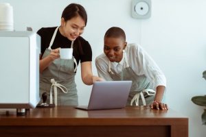 Read more about the article Как небольшому магазину детских самокатов согласовать информацию на сайте и в соцсетях